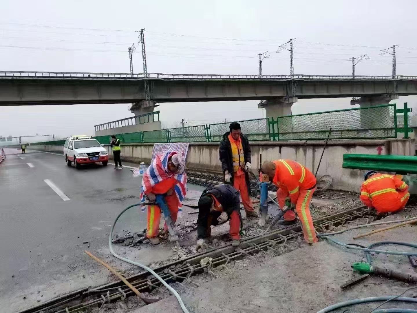 富宁桥梁伸缩缝抢修料